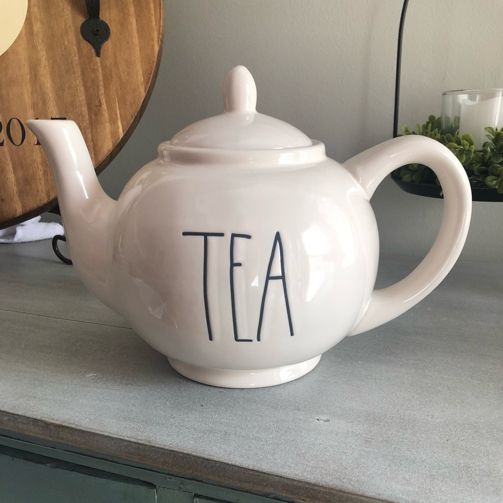 Rae Dunn tea pot